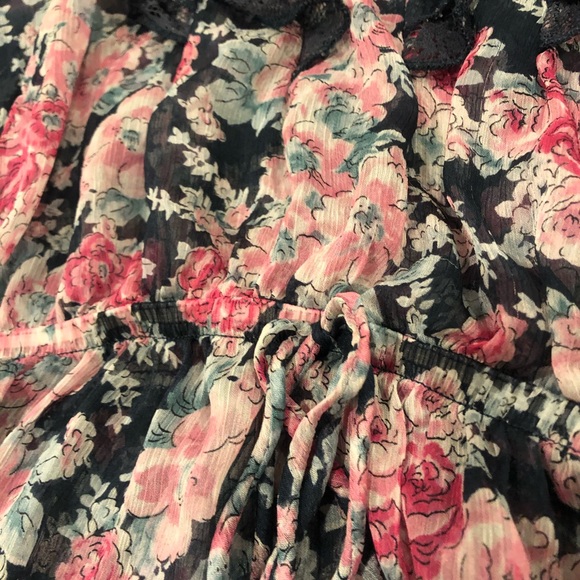 Floral Tank🌸 - Picture 3 of 4